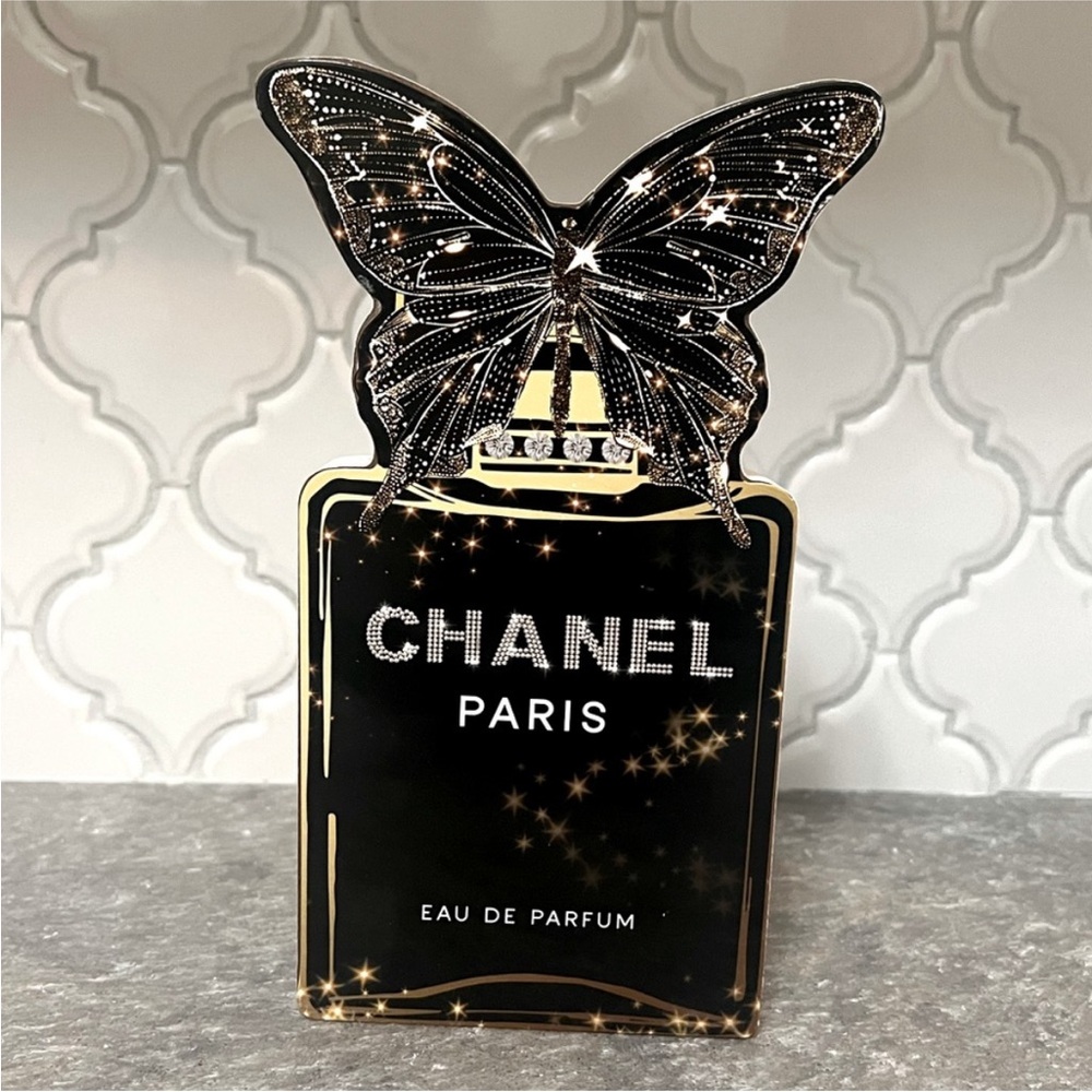 Cute Wooden Perfume Butterfly Display - Picture 3 of 6